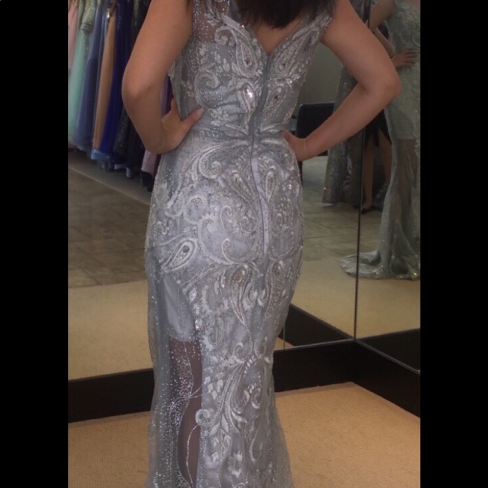 Dress - Picture 4 of 6